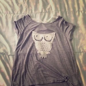 Gray and white owl shirt